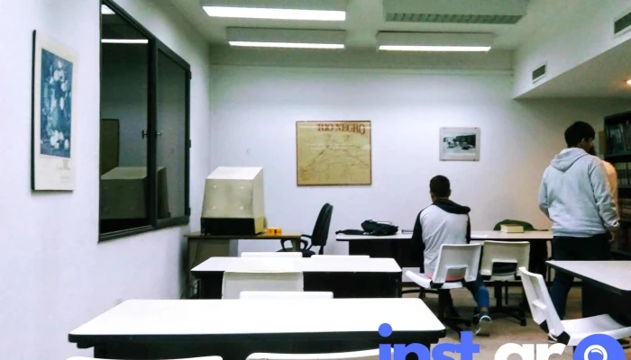 Biblioteca Diario Rio Negro Cerca De Mi - Gral. Roca