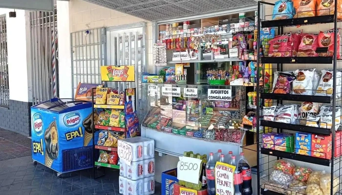 Drugstore - El Triangulo- - Diag. Carlos Pellegrini Esquina