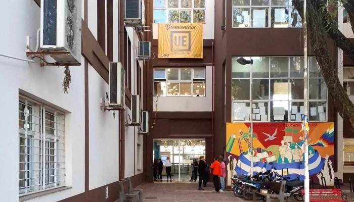 Facultad De Arquitectura Y Urbanismo -  Opiniones - Resistencia